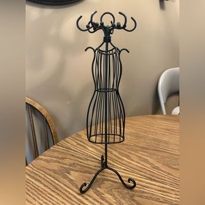 Dressform jewelry tree / black metal 13"